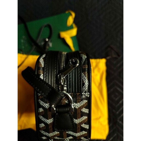 Goyard Cap Vert PM Crossbody Bag – Black Goyardine Canvas with Leather Trim - Picture 5 of 8